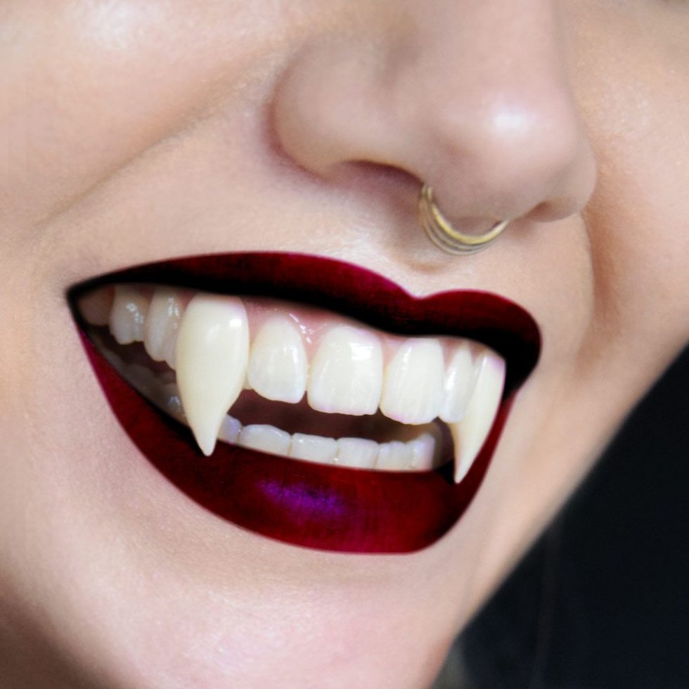 cadılar bayramı partisi için vampir dişleri