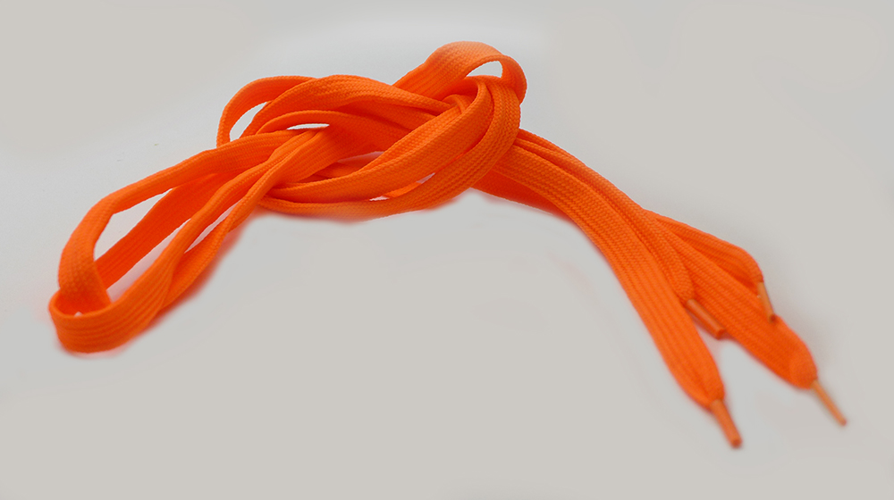 neon turuncu bağcıklar