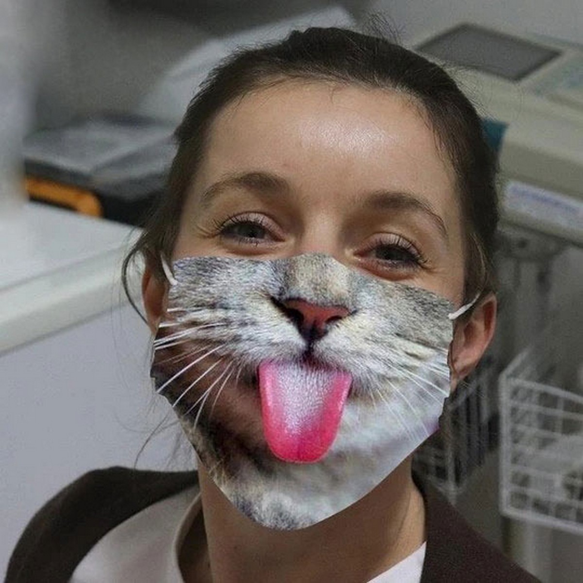 yüz kedi dili ile maske