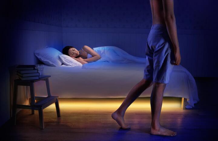 yatak hareket sensörünün altına yerleştirilmiş led şeritler