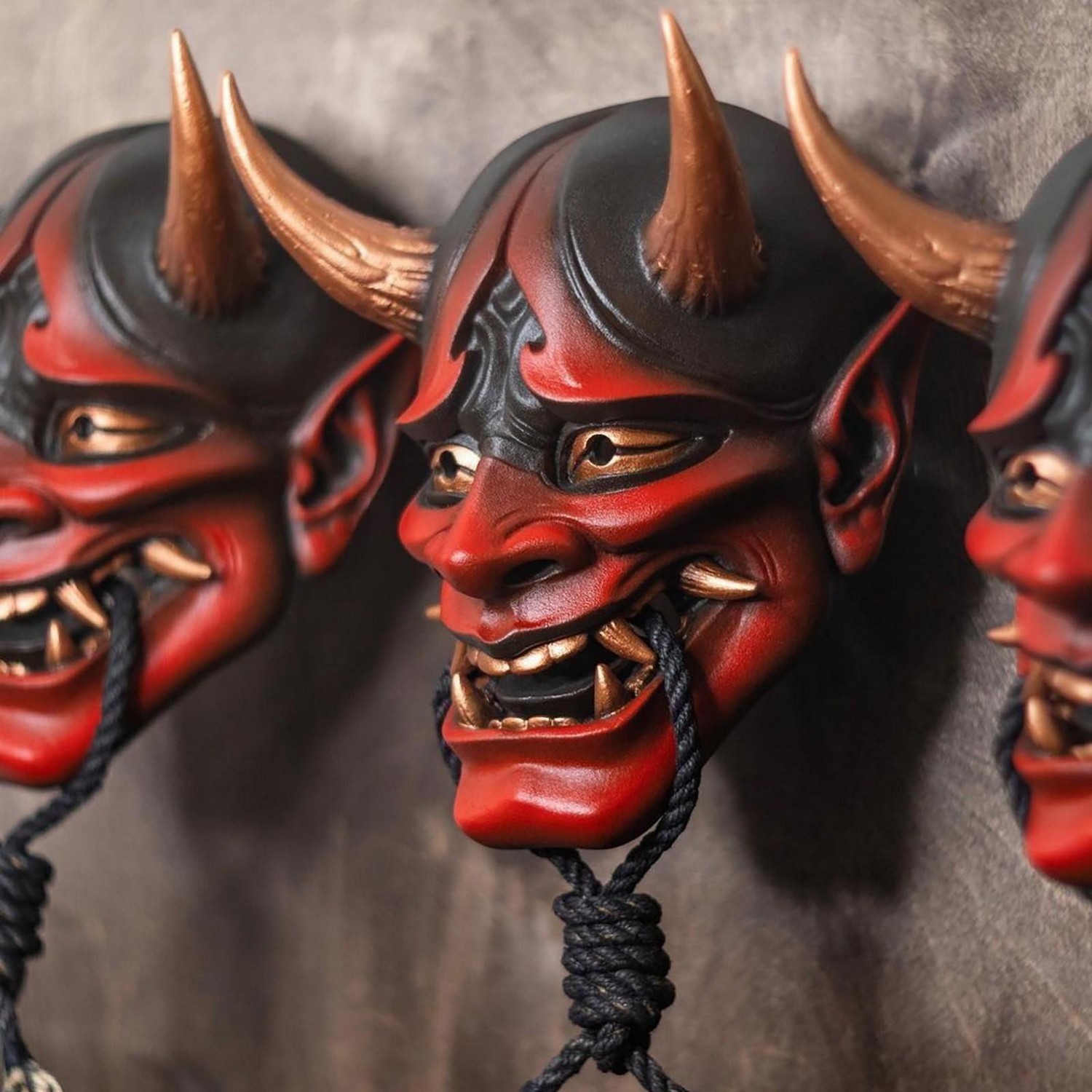 Cadılar Bayramı için iblis kafası maskesi - Japon motifi